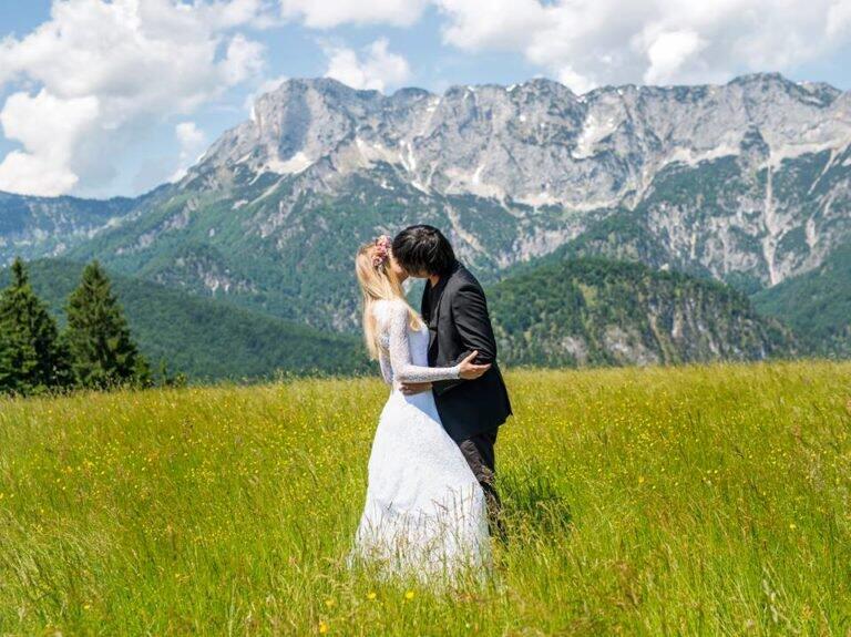 Jangan Baper Foto pre-wedding di Pasangandi 16 negara, hebohkan dunia