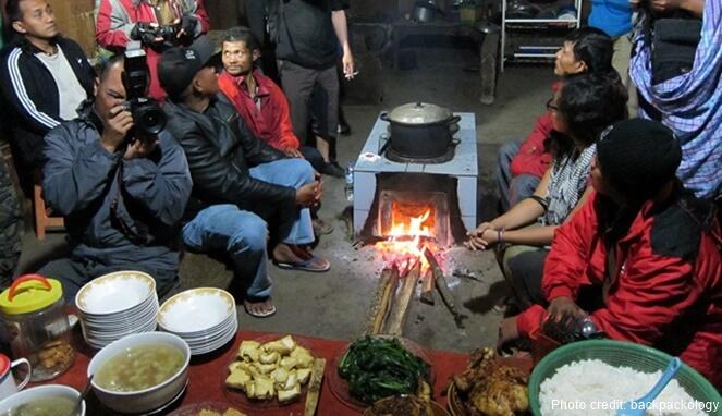 Warga Suku Tengger Menjamu Tamunya di Dapur, Mengapa?