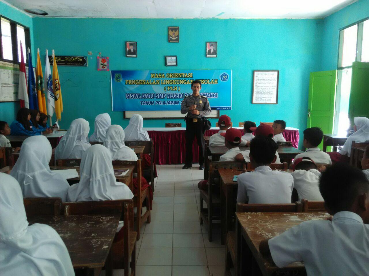 Cegah Kenakalan Remaja, Polsek Lebakwangi Bina Siswa SMP