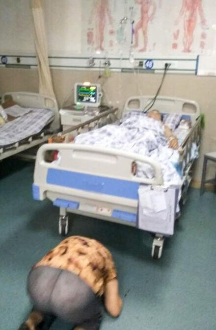 &#91;Bocenn iSiS&#93; Petugas kereta putus kaki demi selamatkan nenek menyeberang di rel.