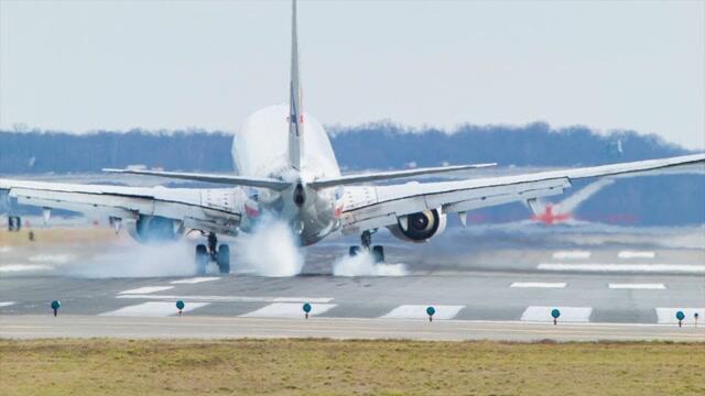 Gara-Gara Kentut, Pesawat American Airlines Batal Terbang