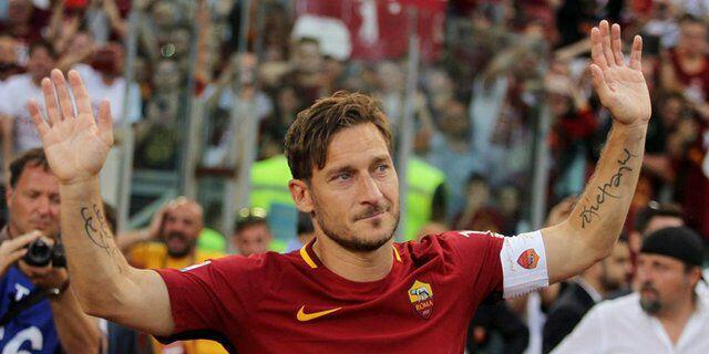 Totti Resmi Putuskan Pensiun dan Jadi Direktur Roma