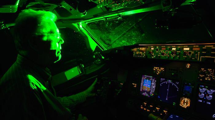 Gara-gara Serangan Sinar Laser, Singapura Protes Warga Batam