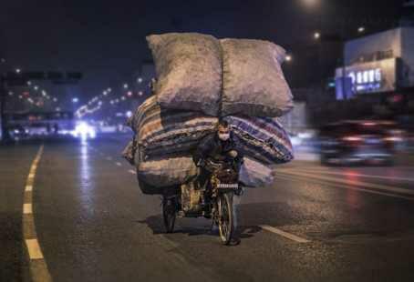 20 Potret angkutan kelebihan muatan dari berbagai negara, bahaya nih.