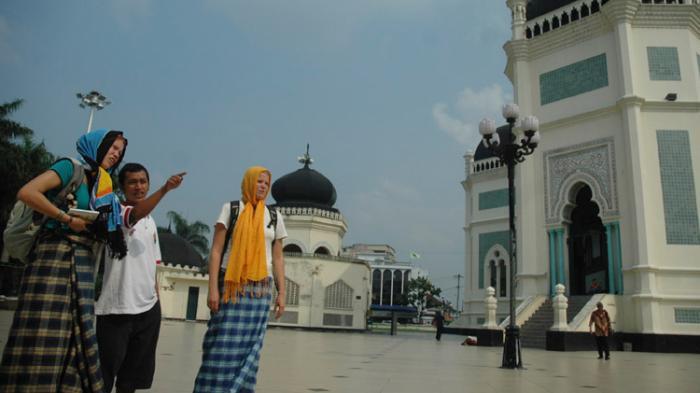 Mengembalikan Manusia ke Alam, Kemudian ke Tuhan