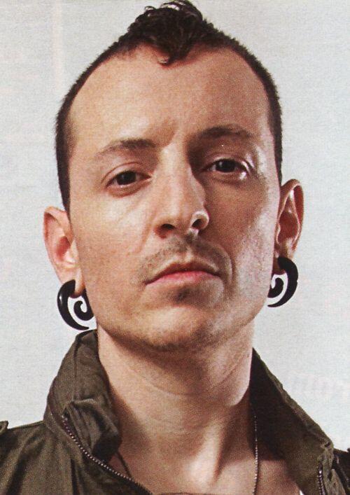 Vokalis Linkin Park Chester Bennington Meninggal Gantung Diri