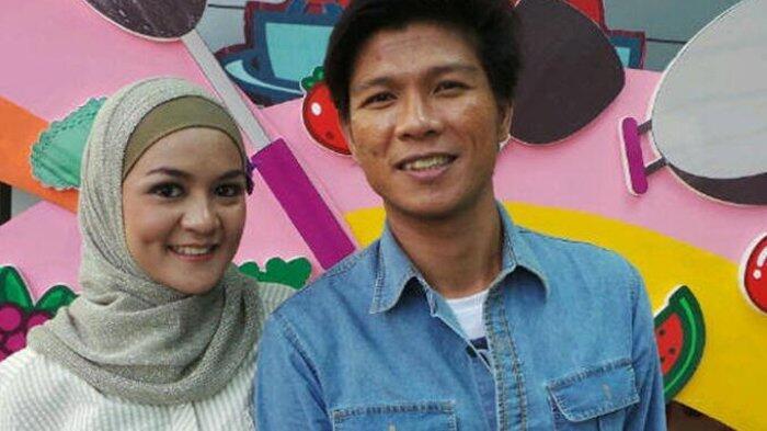 Lihat Suaminya Posting Foto Jadi Juru Parkir, Ini Reaksi Istri Andika Kangen Band