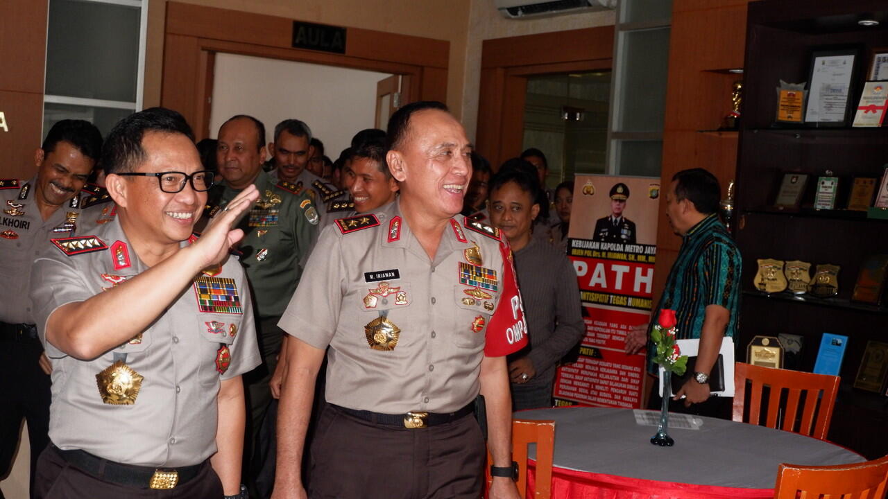 KAPOLRI JENDRAL M. TITO KARNAVIAN UNGKAP ALASAN ROTASI KAPOLDA METRO IRJEN M IRIAWAN