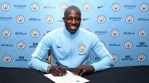 RESMI, Benjamin Mendy Merapat ke Manchester City