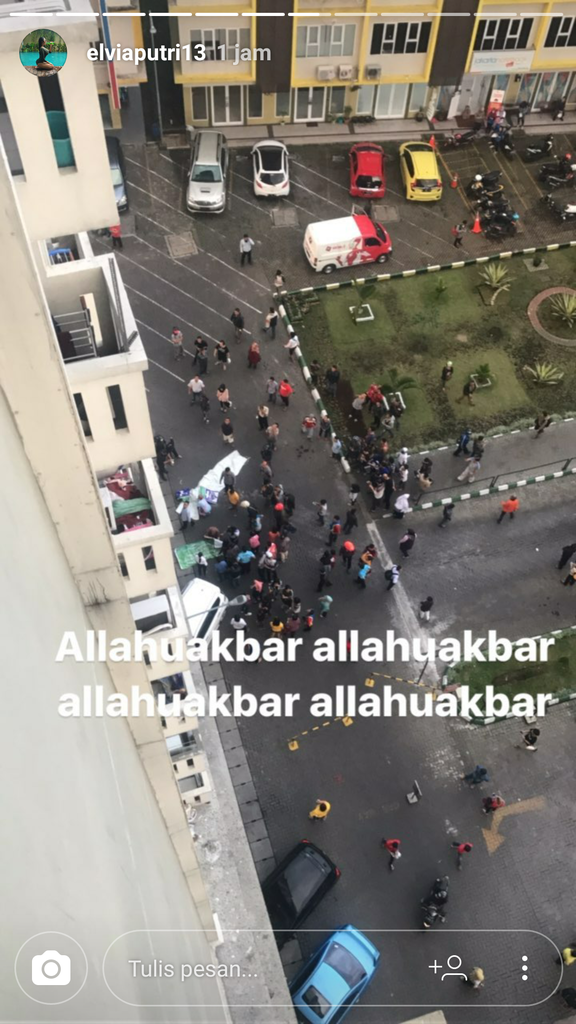 VIDEO DUA WANITA BUNUH DIRI LOMPAT DARI ATAP GEDUNG