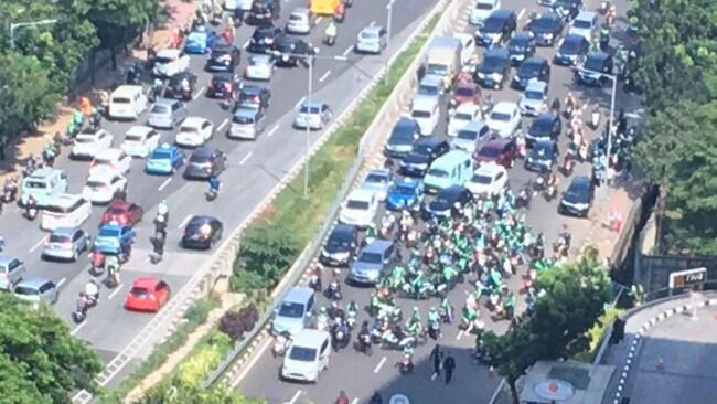 Ojek Online Tutup Jalan Casablanca, Grab Imbau Driver Patuh Aturan