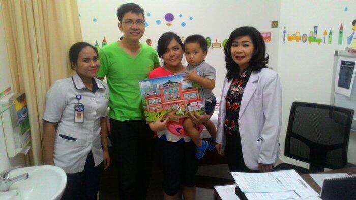 Rangkai Puzzle Melatih Sensorik dan Motorik Anak