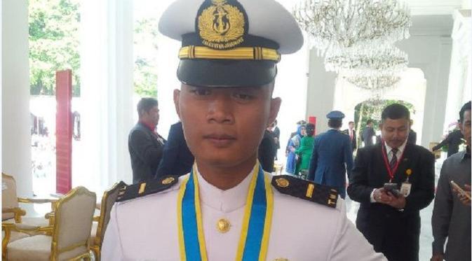 Cerita Letda Samsul Anak Petani Yang Jadi Lulusan Terbaik AL 2017