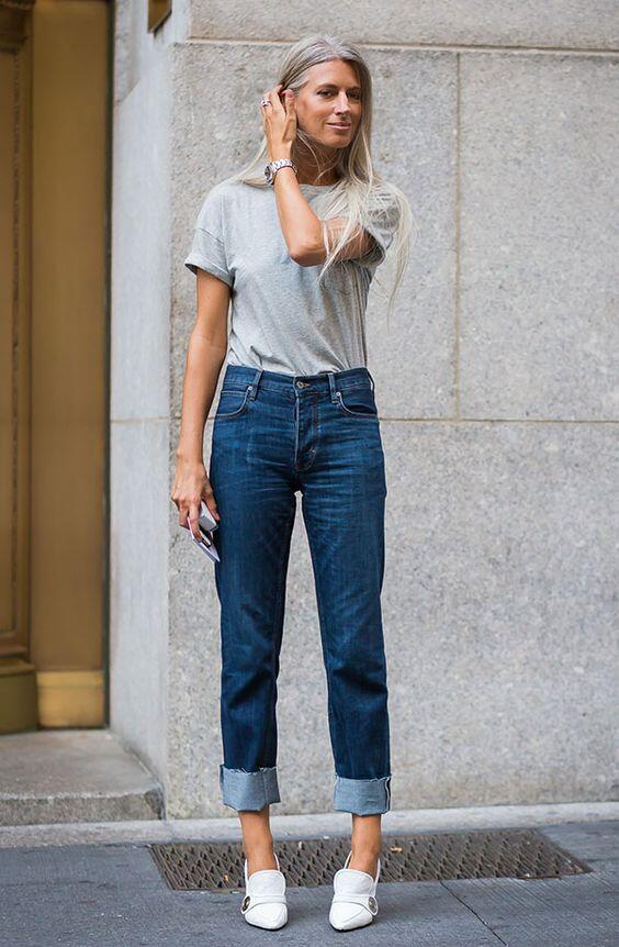 10 Gaya fashion minimalis ala Sarah Harris, 'Ratu' Street Style Hits 