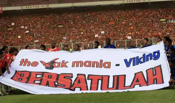 Sepak Bola Antara Rivalitas Dan Solidaritas