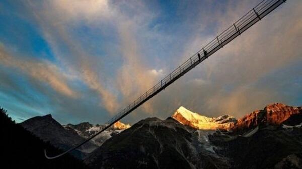 Begini Penampakan Jembatan Gantung Terpanjang Bagi Pejalan Kaki di Swiss