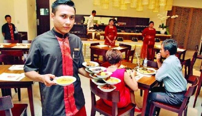 6 Keunikan yang Hanya Dimiliki Rumah Makan Padang