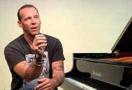 Kepala Terbentur, Pria Ini Mendadak Handal Bermain Piano.