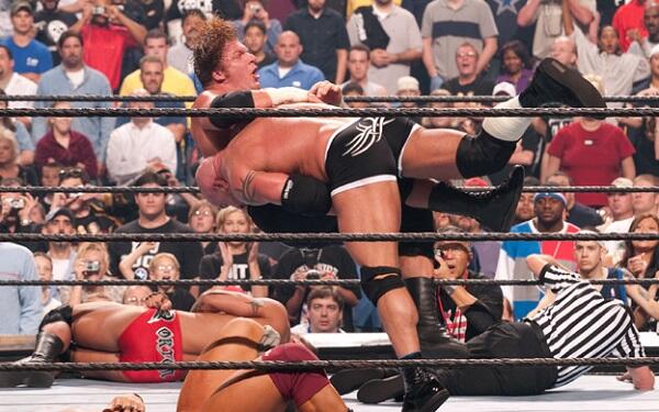 Triple H Vs Goldberg: feud yang berakhir panjang?