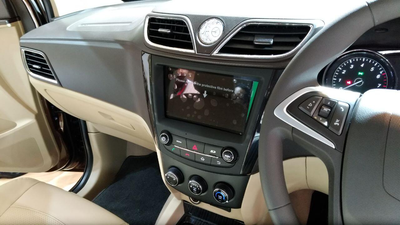 Ini gan spesifikasi dari Wuling Confero S, lengkap fiturnya gan!