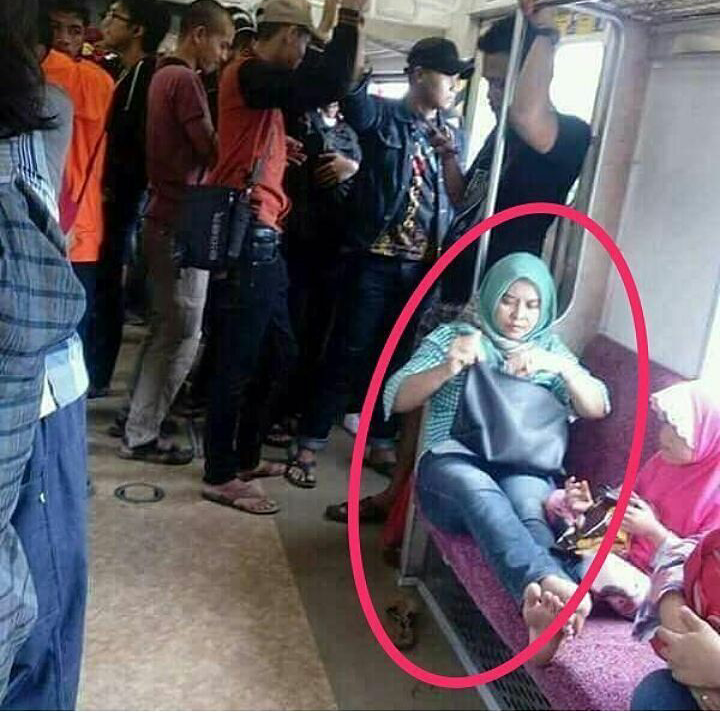 Suatu hari ketika naik commuterline