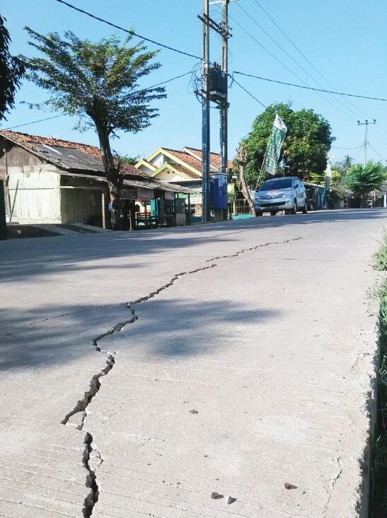 Diduga Gagal Konstruksi, Jalan Jiun Kabupaten Bekasi tidak Sesuai Spesifikasi