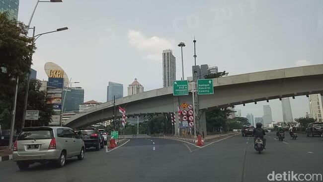 Nyasar di Simpang Semanggi, Habiburokhman: Kayak Jembatan Kampung