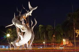 Dari Gang Dolly sampai Kapal Fery, Surabaya selalu menarik perhatian.