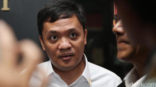 Nyasar, Habiburokhman: Simpang Semanggi Katrok, Apa Hebatnya Ahok?