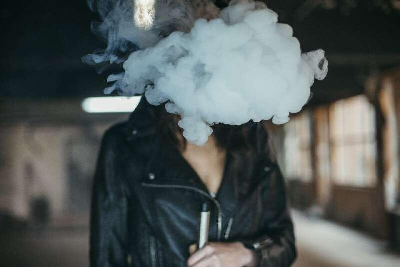 Vapor Vs Rokok, Manakah yang Lebih Baik Bagi Tubuh?