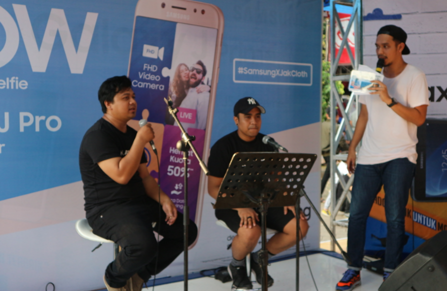 &#91;Field Report&#93; Yuk..lihat keseruan kaskuser di Booth Samsung x Jakcloth