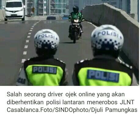 Ada Saja Alasan Tukang Ojek Ngetem di Trotoar Stasiun Palmerah