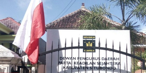 PKS Jatim minta maaf insiden bendera terbalik