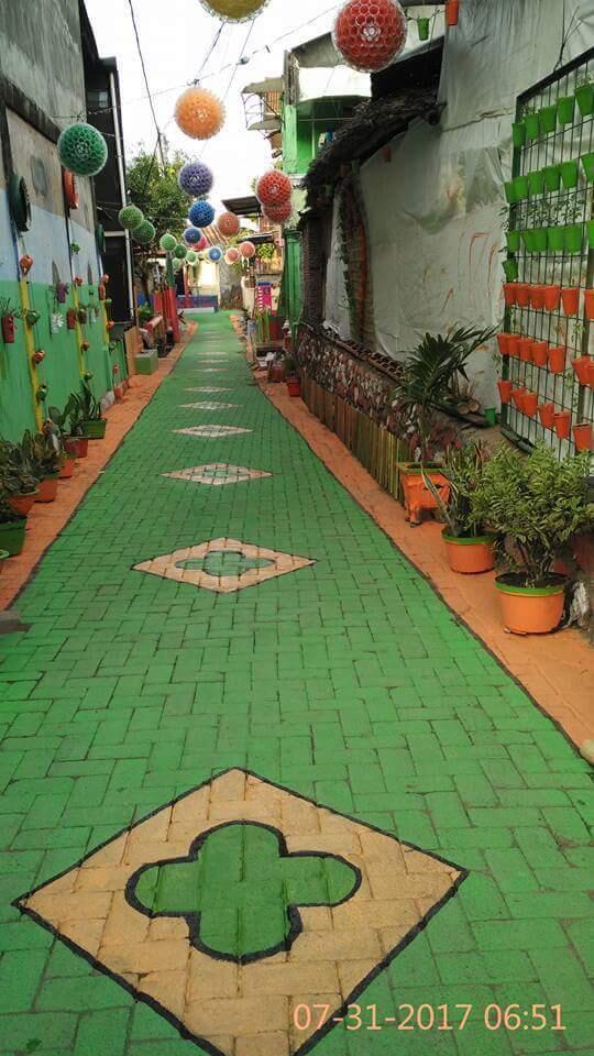 Cantiknya Warna Warni "Lorong Garden" di Makassar