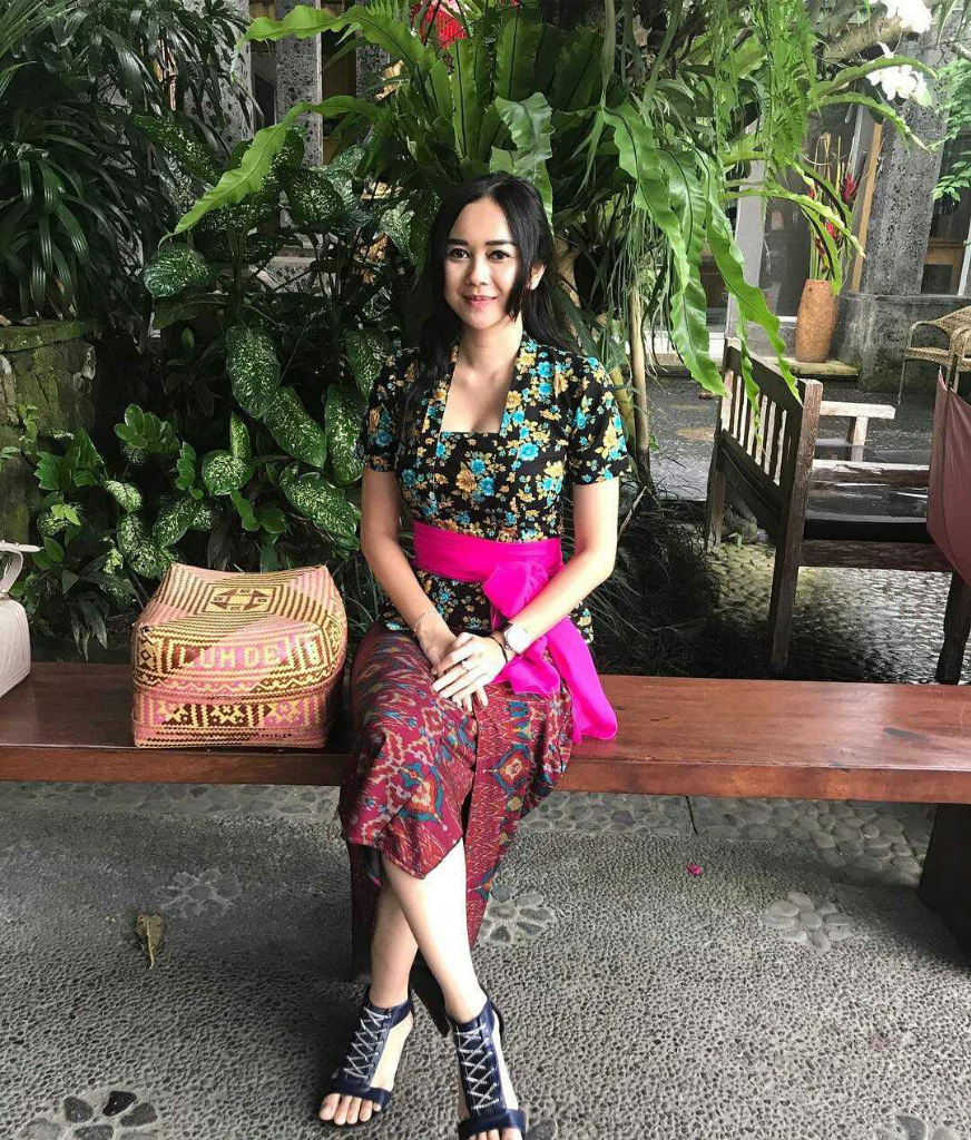 Cantiknya Aura Kasih berpakaian adat Bali,Itunya bikin salah fokus!!