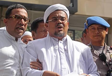 Kompolnas : Polisi Bisa Jemput Paksa Rizieq Jangan Cuman Nunggu!