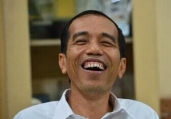 Ekonomi Jatuh Karena Jokowi Terlalu Percaya Diri