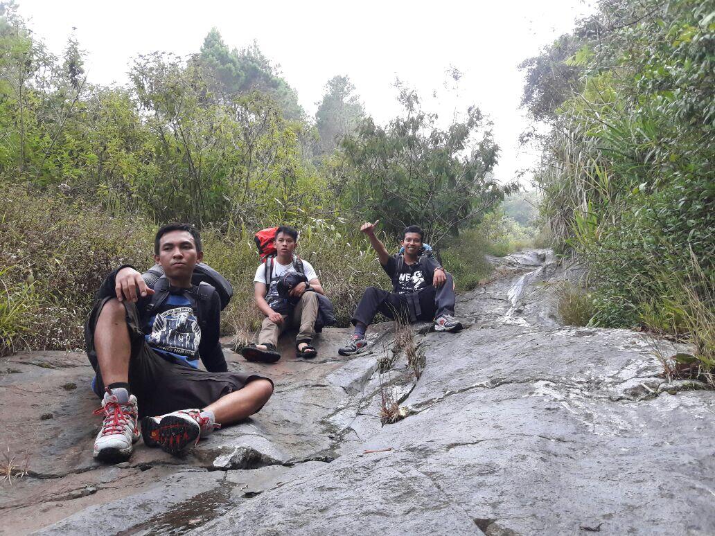 Pendakian Gunung Slamet 3428MDPL sempat Tersesat (adipala crew)