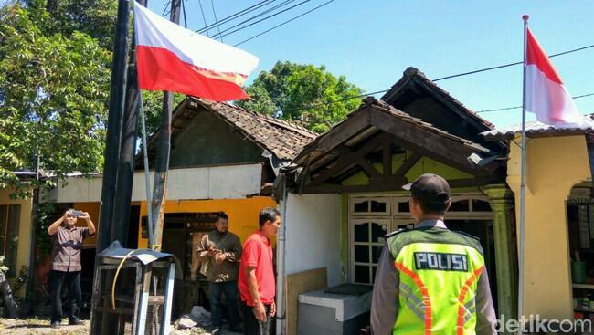 Pasang Bendera Terbalik, Seorang Ibu Hamil di Sidoarjo 'Dihukum'