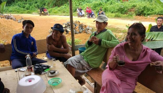 Ngopi Bareng Menteri Susi, Nelayan Dapat Hadiah dan Ancaman
