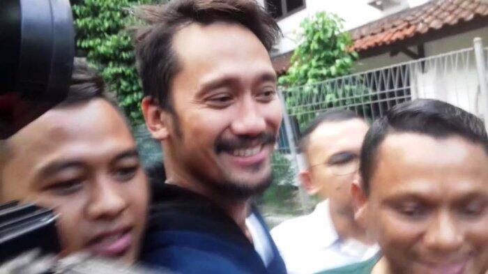 Setelah Lima Hari Ditahan, Tora Sudiro Menangis