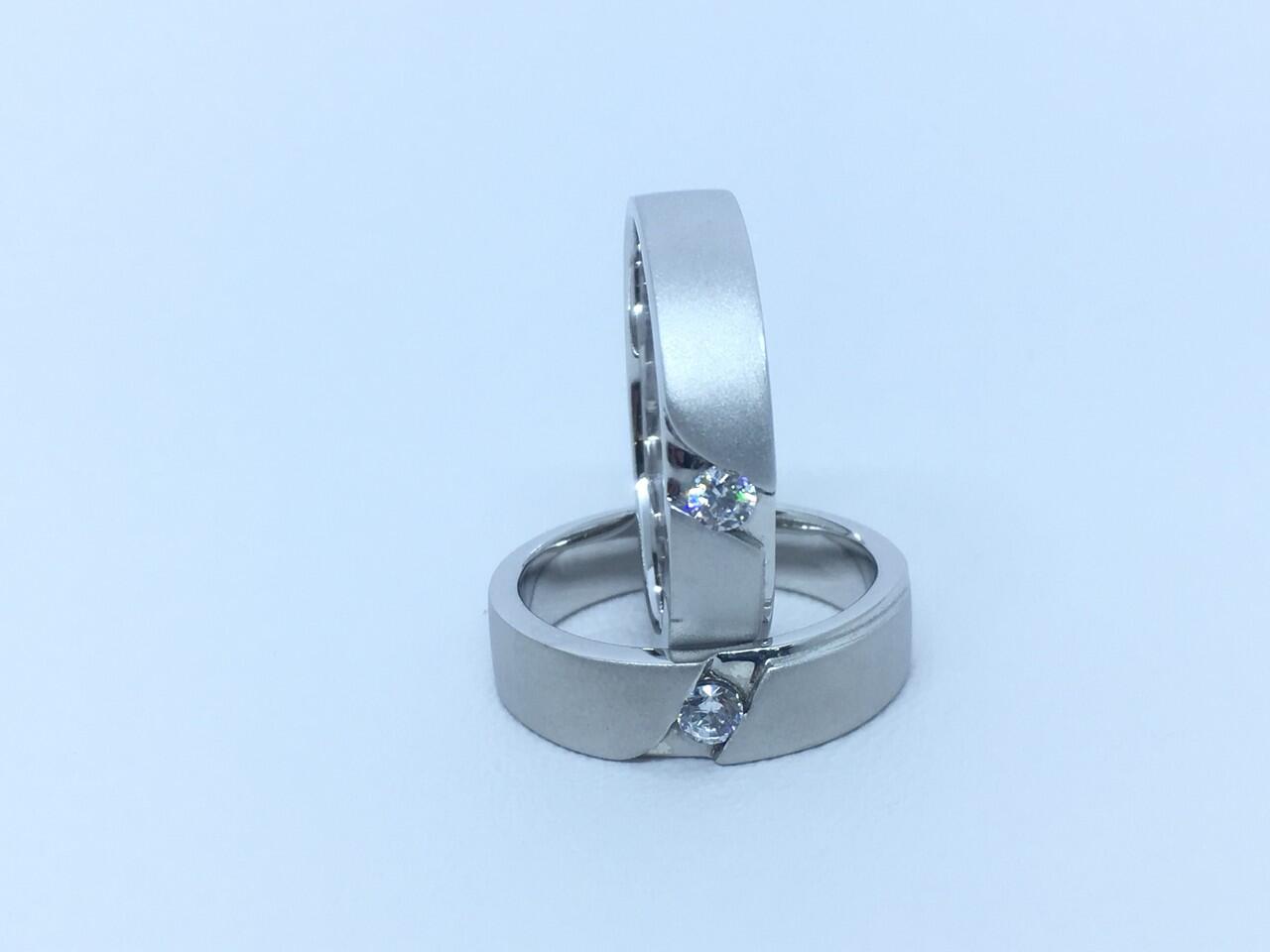 Tips Memilih Cincin Yang Tepat Sesuai Bentuk Jari Tangan