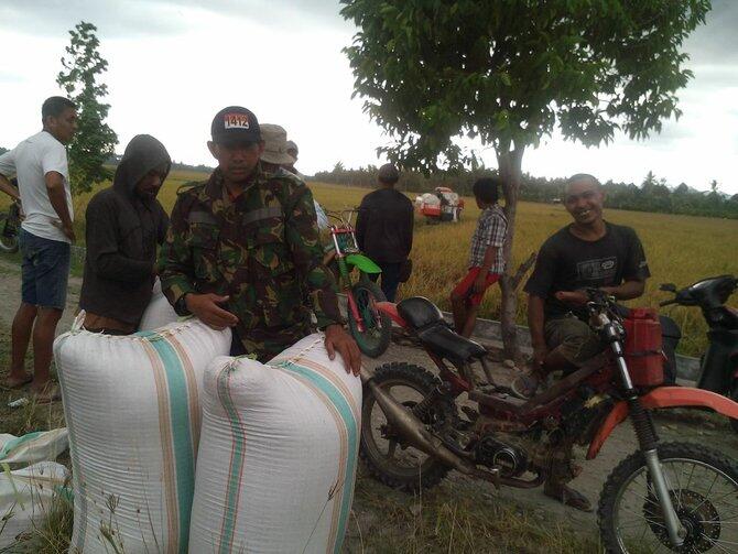 Mengenal Serka Darwis, TNI teladan bantu anak sekolah menyeberang