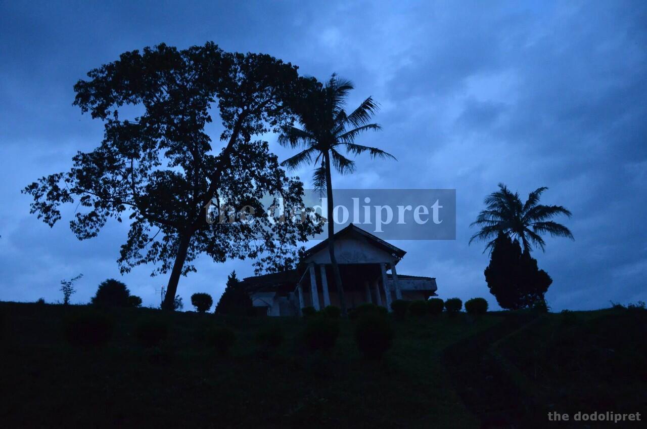 kumpulan foto bangunan-bangunan ter'bengkalai di kota malang