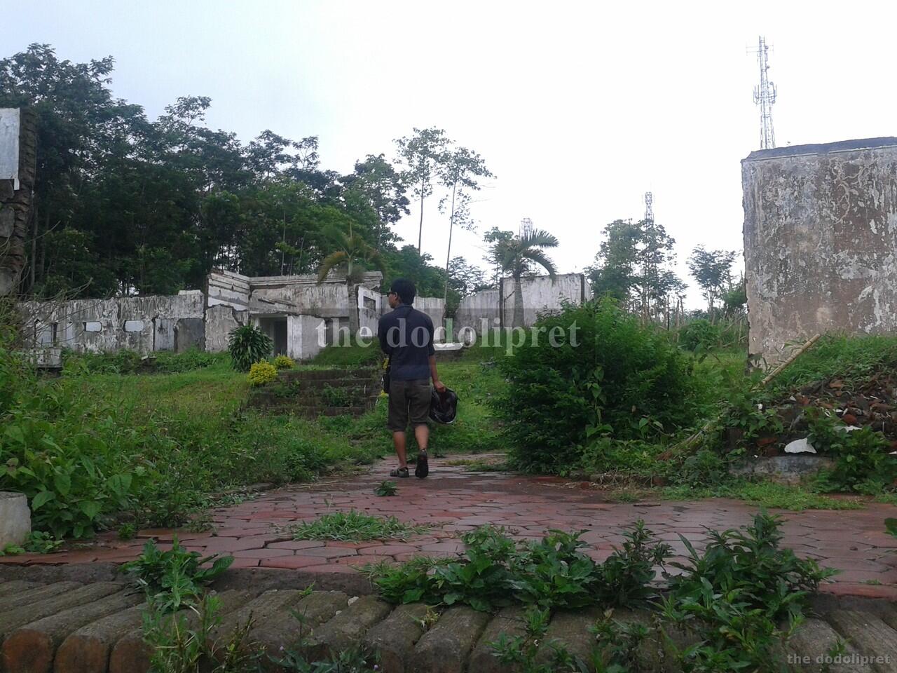 kumpulan foto bangunan-bangunan ter'bengkalai di kota malang