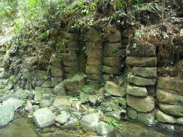 Candi Candi Buatan Alam di indonesia