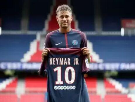 Pastore: Merelakan Nomor Punggung 10 untuk Neymar Bukanlah Keputusan Sulit