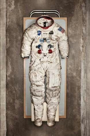 Setelan Dinas Para Astronot di Luar Angkasa