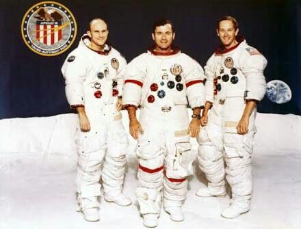Setelan Dinas Para Astronot di Luar Angkasa