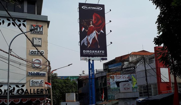 Platinum Minta Maaf Atas Iklan HUT RI dengan Model Pamer Paha